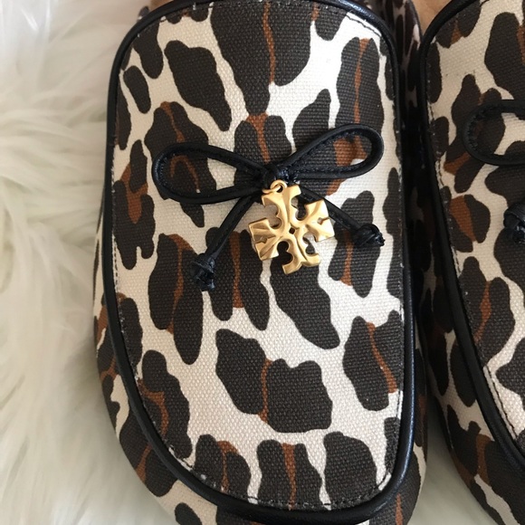 Tory Burch Tory Charm Mule Size 6.5, 7
Color: Reva Leopard - Picture 2 of 16